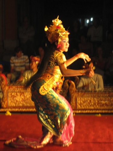  Ubud palace dancer 