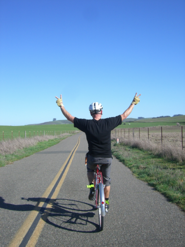  John lerning to ride no hands 